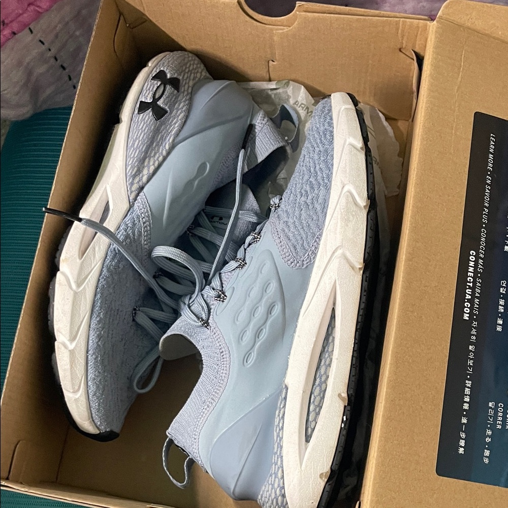 Under Armour HOVR Phantom 2 Shoes - Picture 4 of 5
